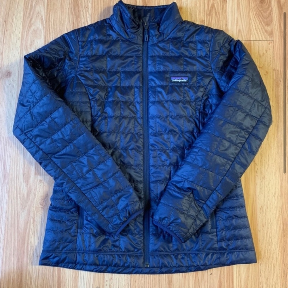 Patagonia Nano-Puff Jacket — Women’s Medium in Classic Navy